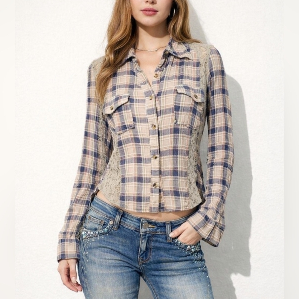 BKE Women Plaid Button Front Shirt Size Medium Lace Back Panels Western Boho Y2K